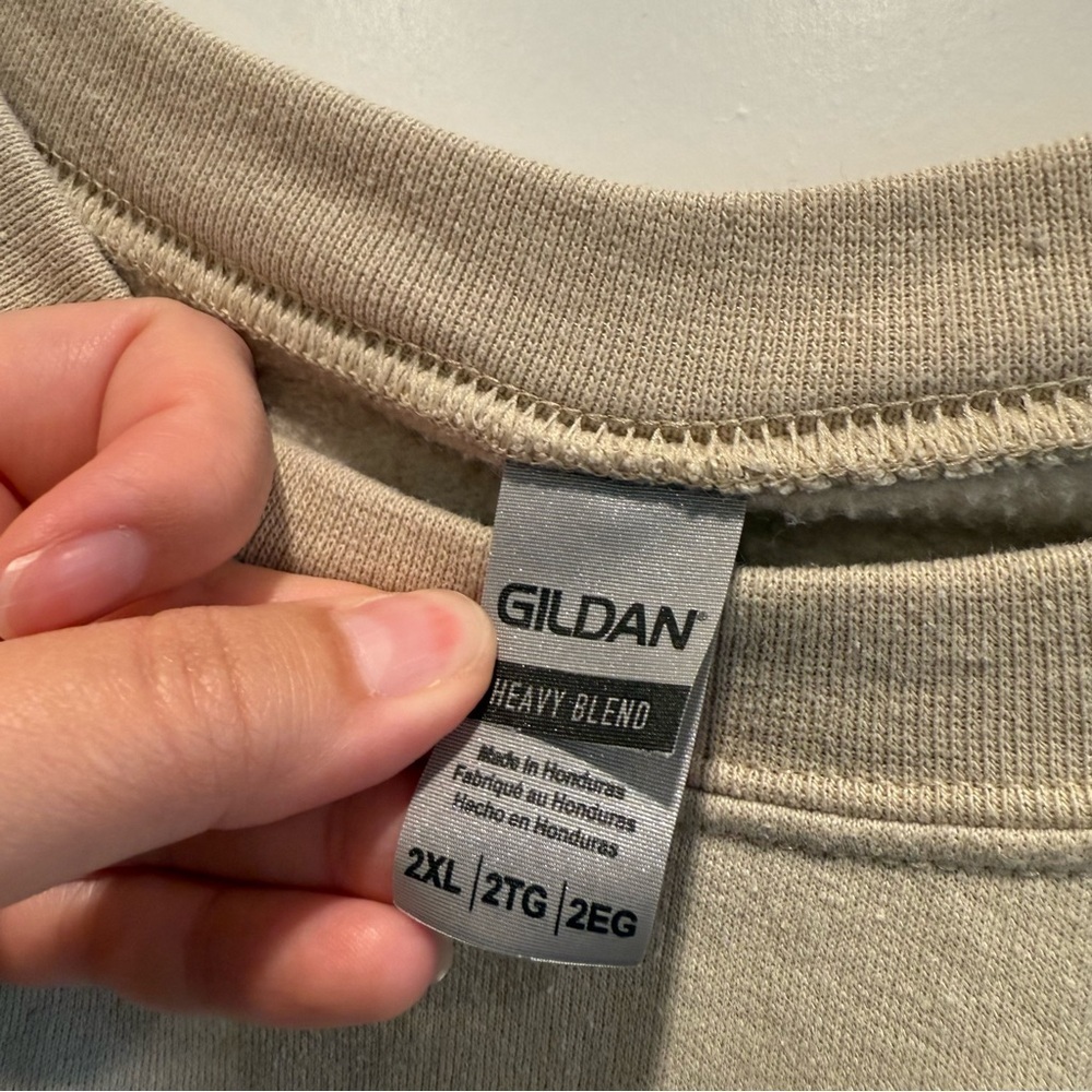 Gildan Beige Crewneck Sweater with Harry Styles Song Quote 2XL - Picture 4 of 6